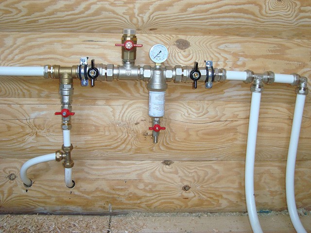 Схема водоснабжения частного дома от скважины и разводка воды